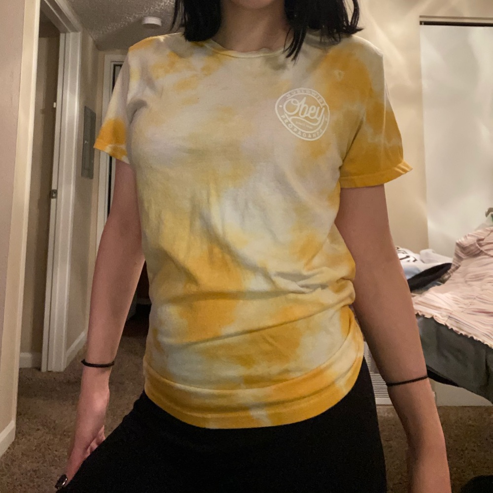 OBEY Tie-dye short sleeve shirt! W/ Logo